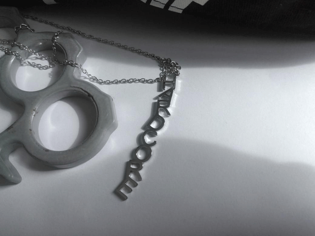 Collier Hardcore 